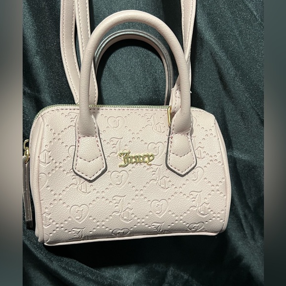 Juicy Couture NWOT's - Womens Pink Small Monogram Crossbody Purse - Picture 3 of 10